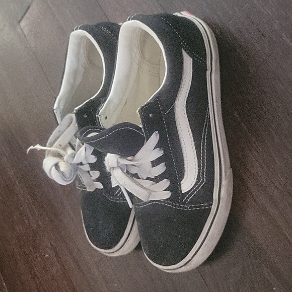 Vans - Picture 3 of 6